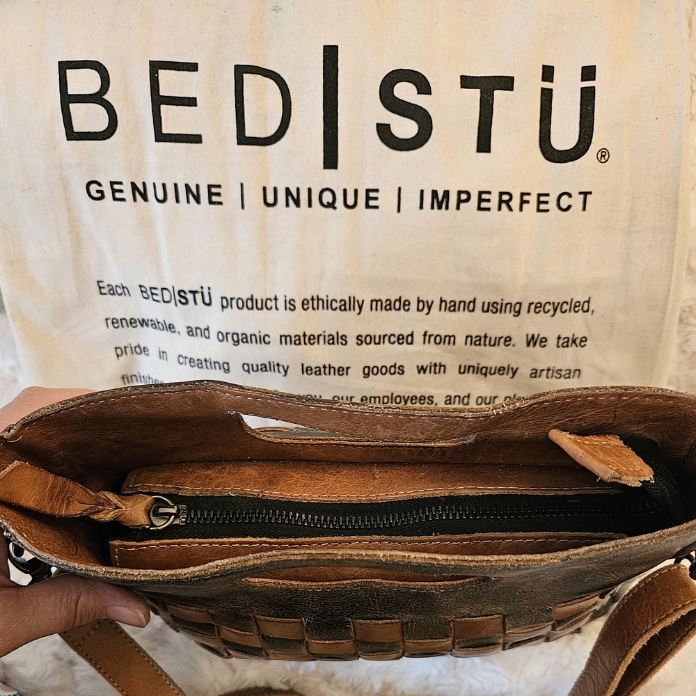 Bedstu Woven Leather Crossbody Bag - Picture 8 of 15